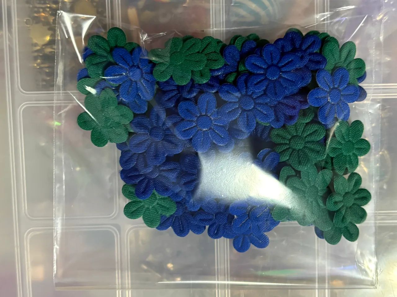 Aplique florzinha tecido Verde e Azul  - Foto 3