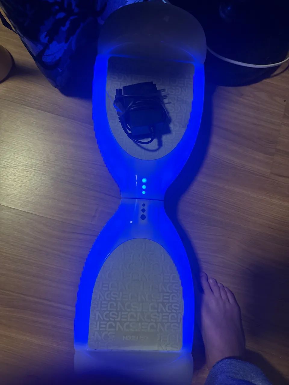 Hover board que brilha no escuro