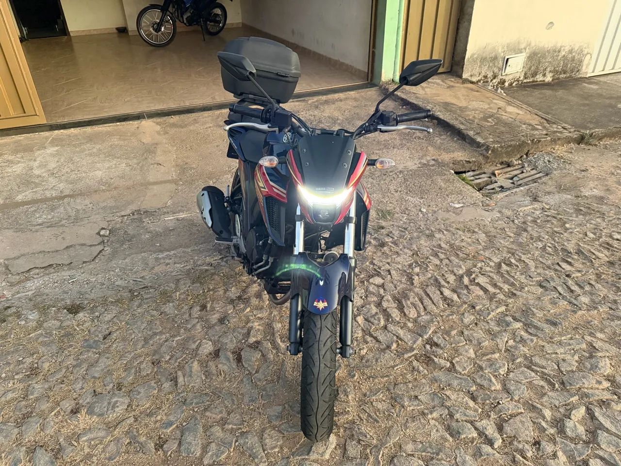 Fazer 250 capitã marvel nova  - Foto 5