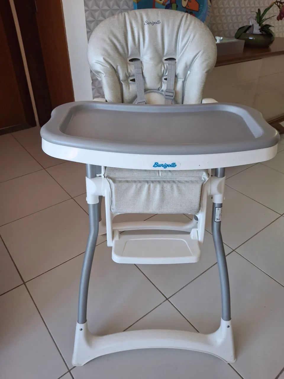 Cadeira de alimentação infantil