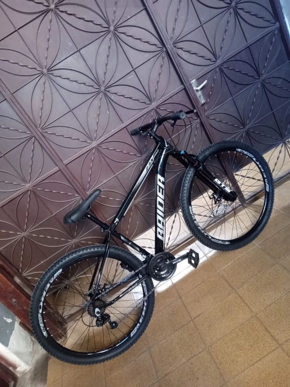 Bicicleta Aro 29 Raider Z3X 24V - Câmbio Traseiro Shimano, Freio a