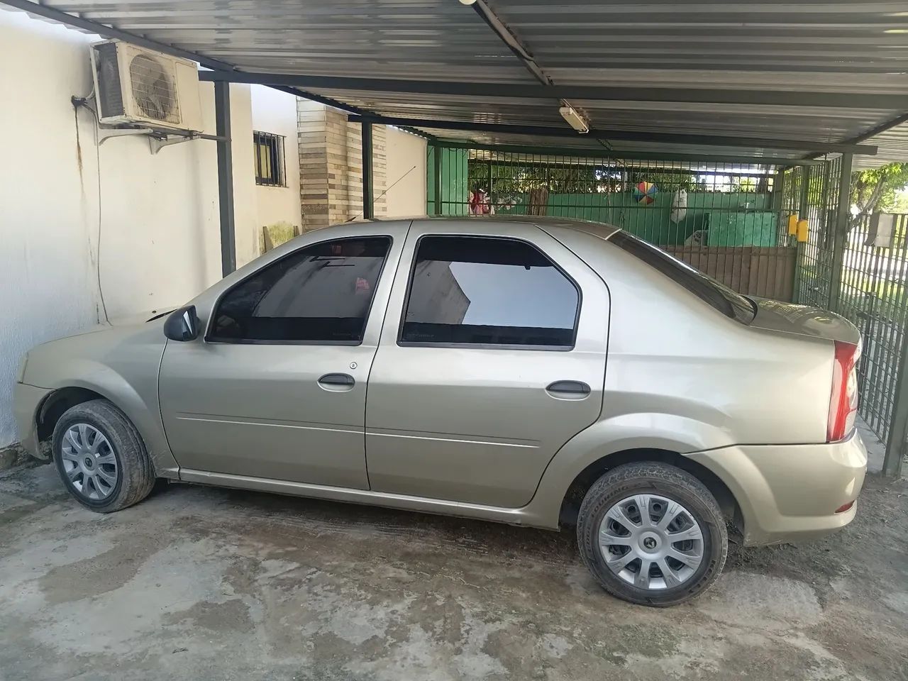 Vende se carro logan - Foto 3