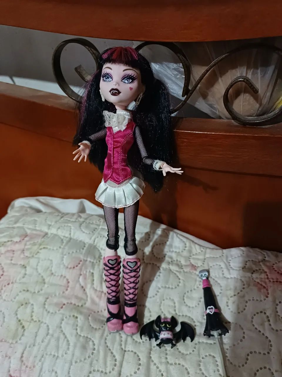 Boneca monster high draculaura. 
