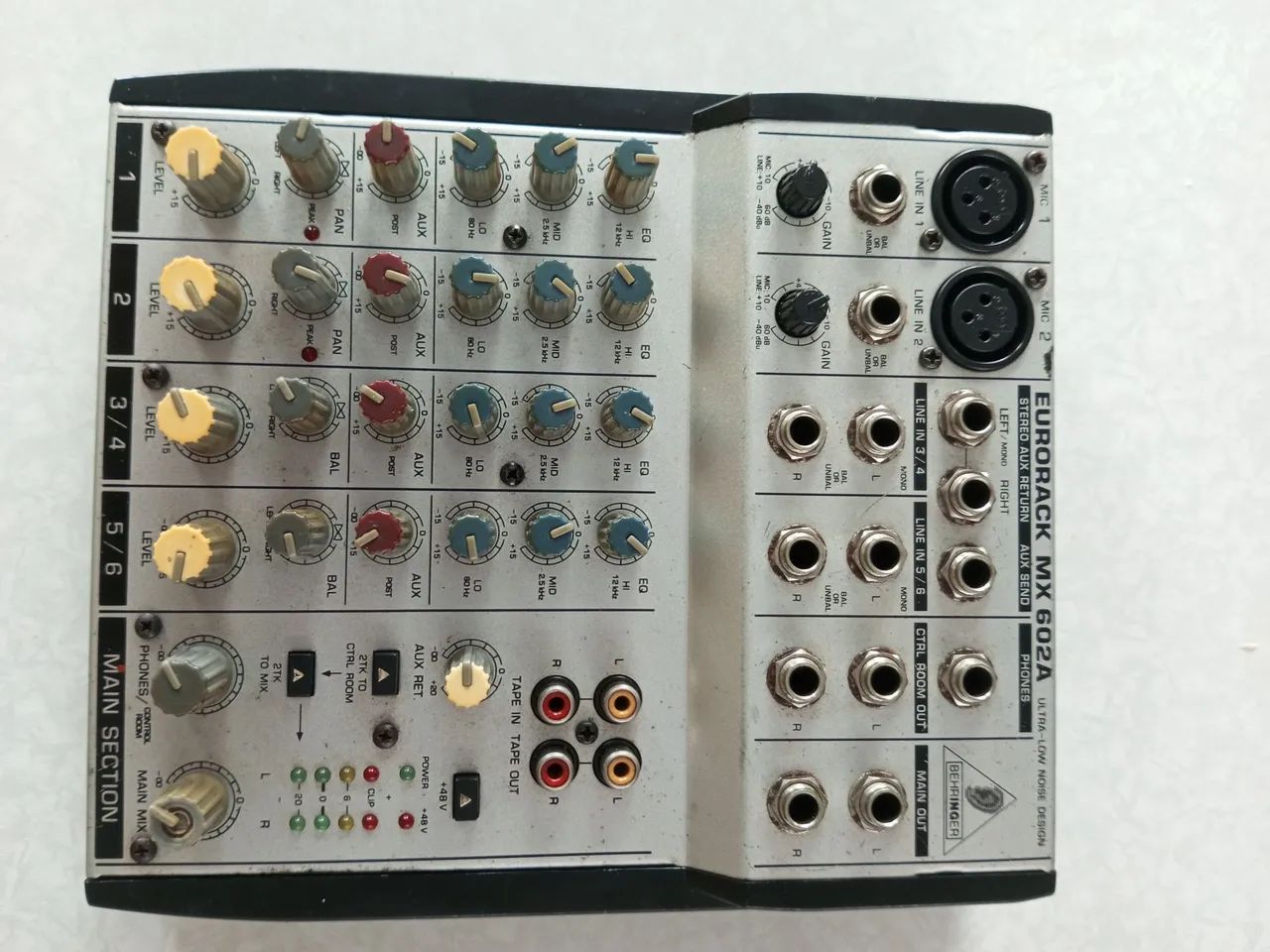Mesa de som Behringer  - Foto 3
