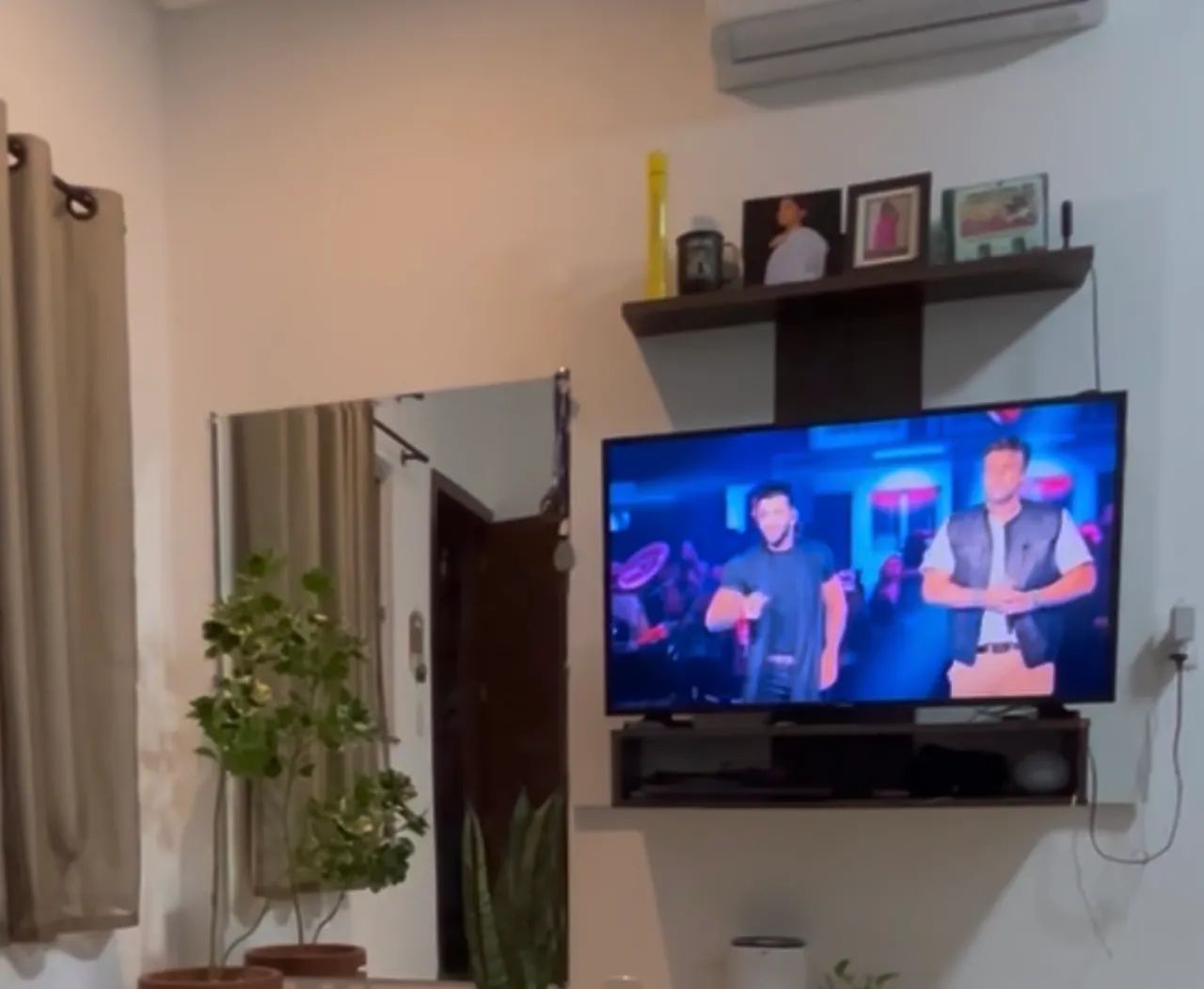 Painel de Tv 452149296435056640