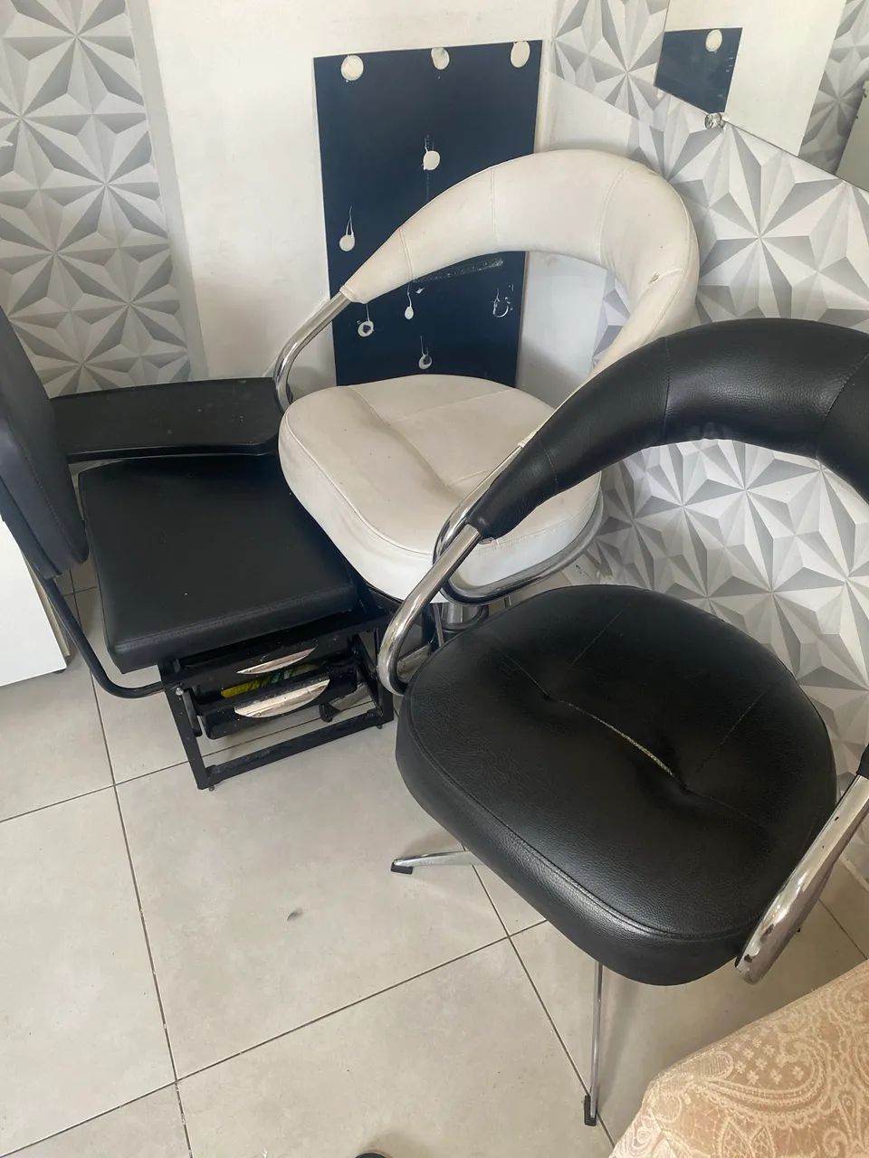 Vendo lavatório e cadeiras para salao  - Foto 2