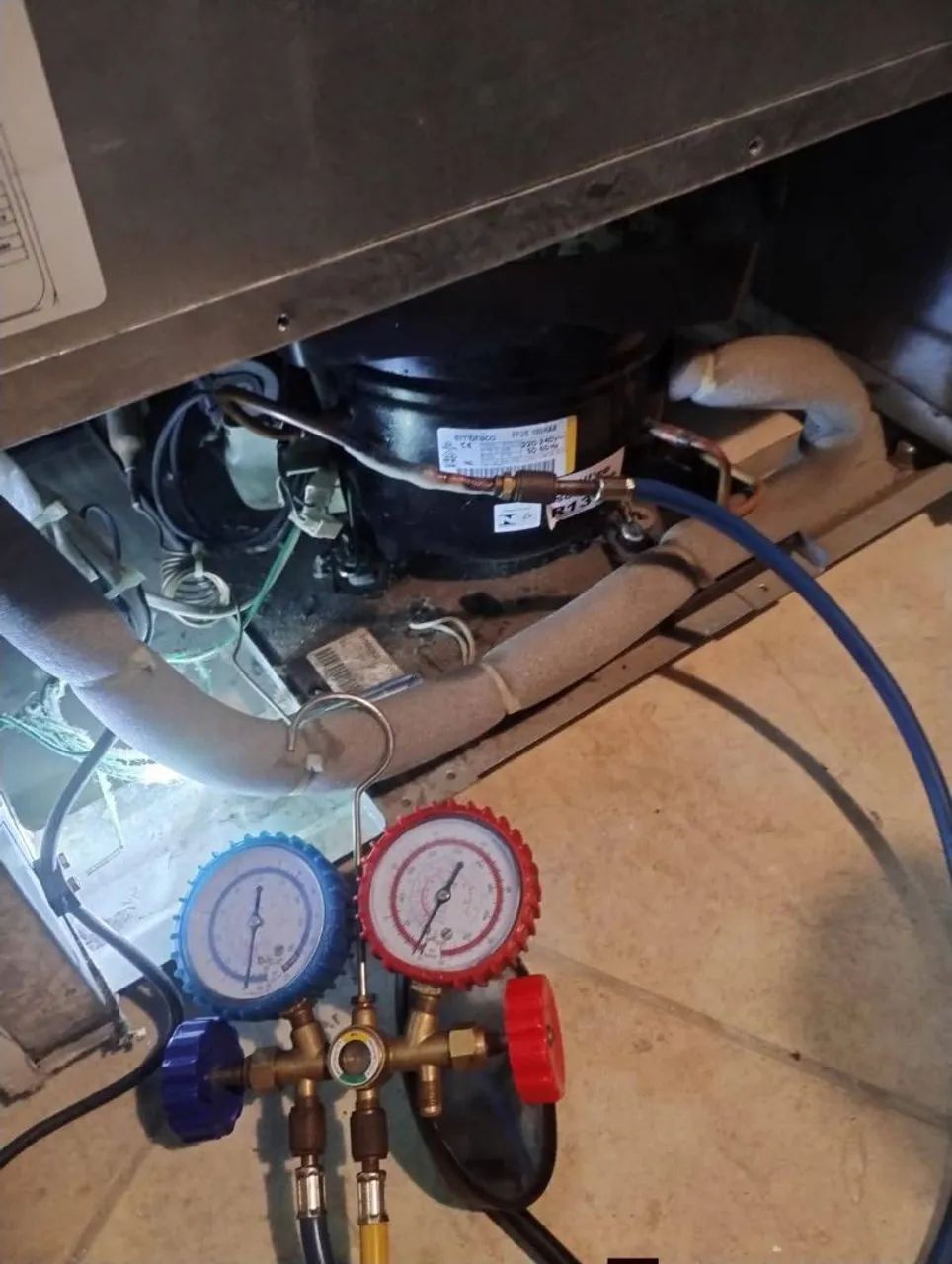 Geladeira Freezer técnico de refrigeração 