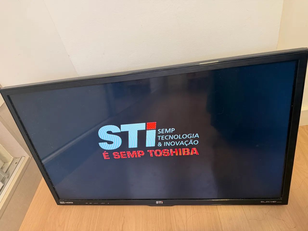 TV STI 82 POLEGADAS 