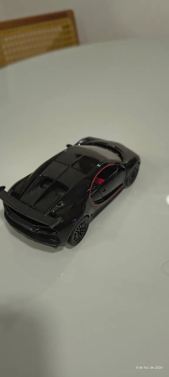 carrinho de Metal Bugatti Chiron Preto Escala 1/32 colecionável  - Foto 5
