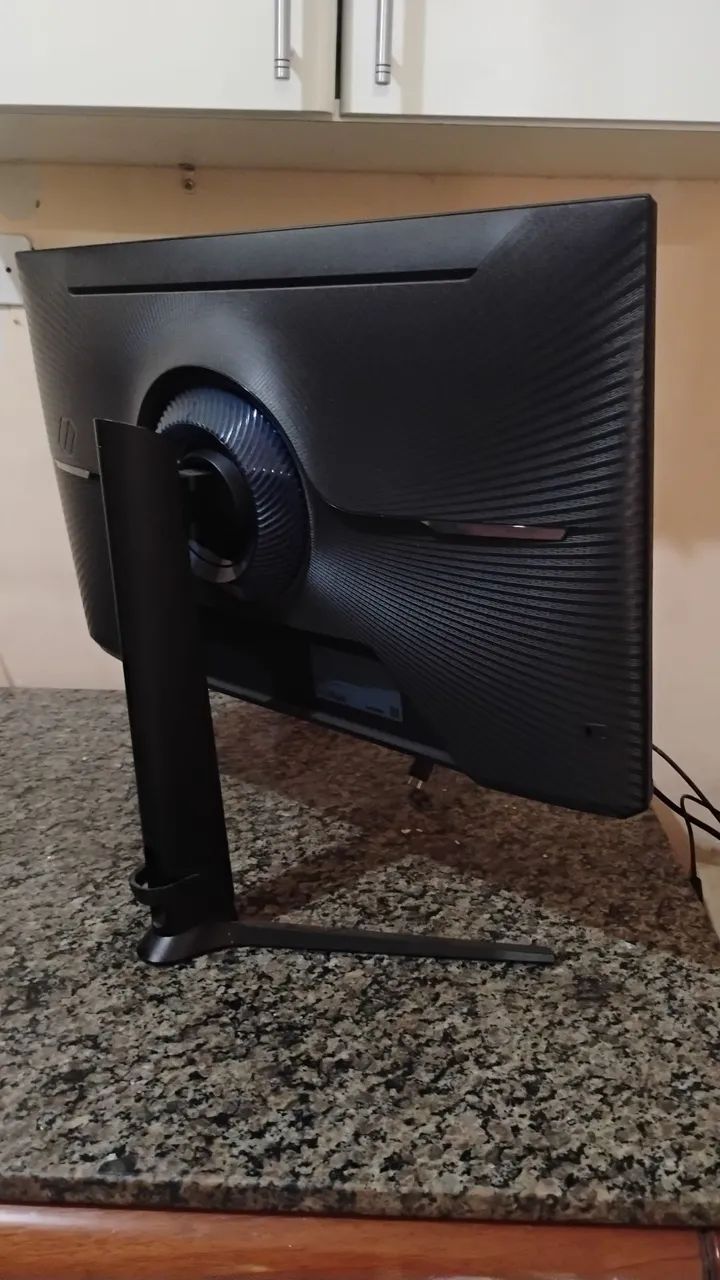 Monitor Samsung 27/ 144hz - Foto 5