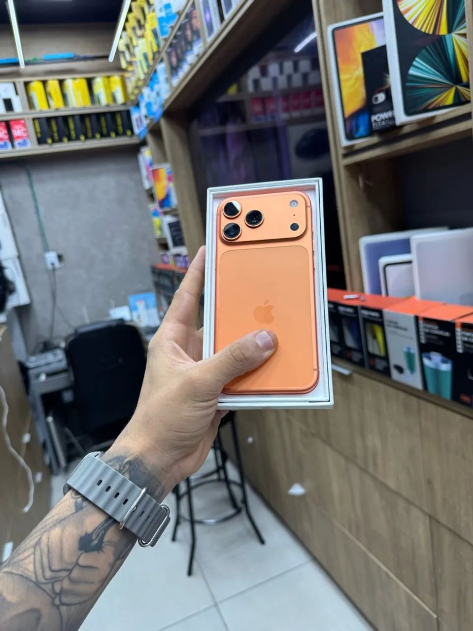 IPHONE 17 PRO MAX 512GB ANATEL COM CAIXA E CABO GARANTIA  - Foto 2