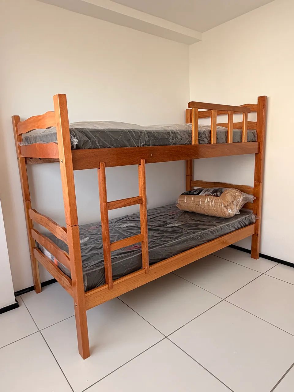 Cama 100% Madeira Maciça - NOVAS 465544849424404480