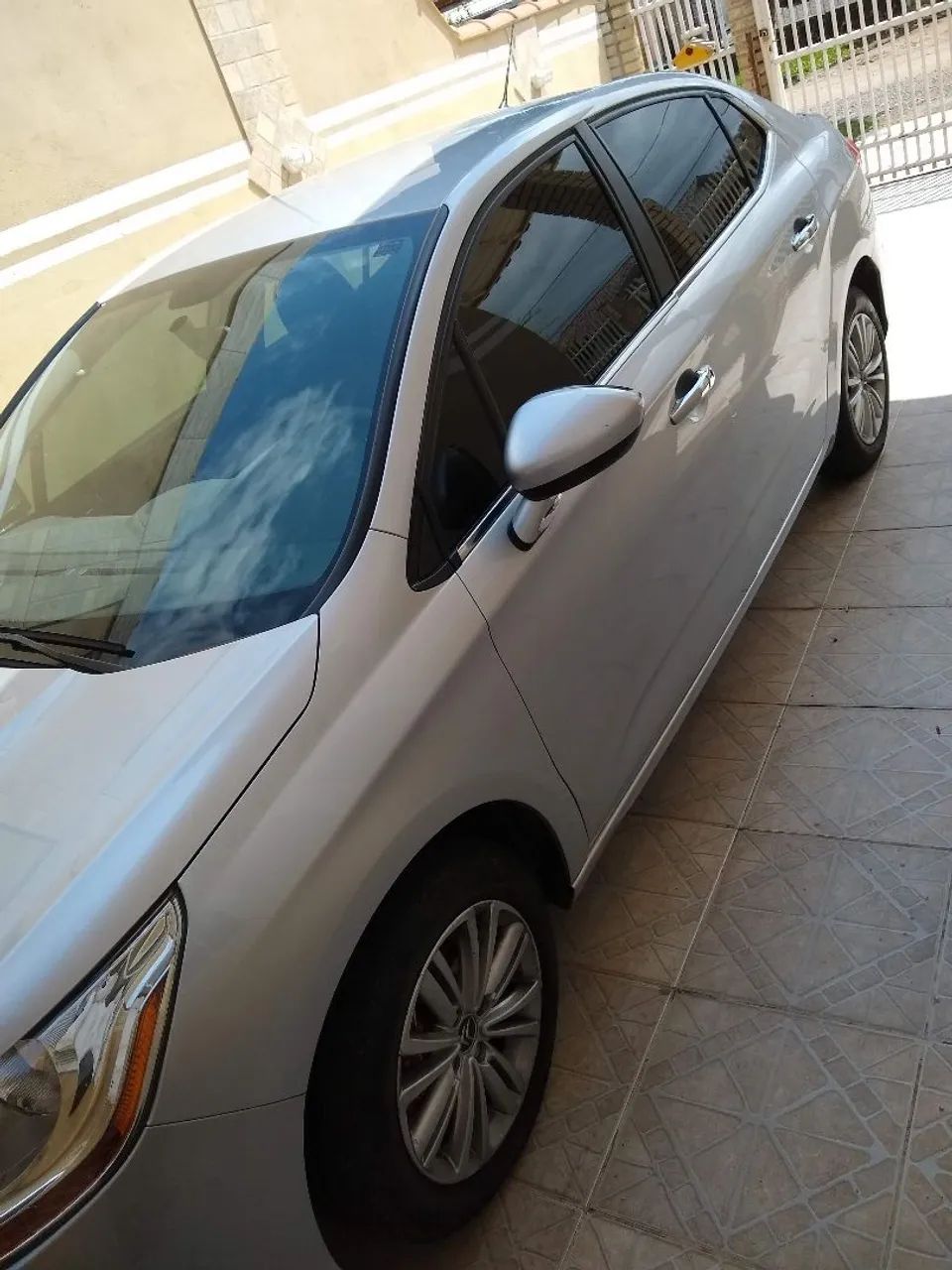 Citroën C4 C4 LOUNGE Origine 2.0 Flex 4p Aut. 2016