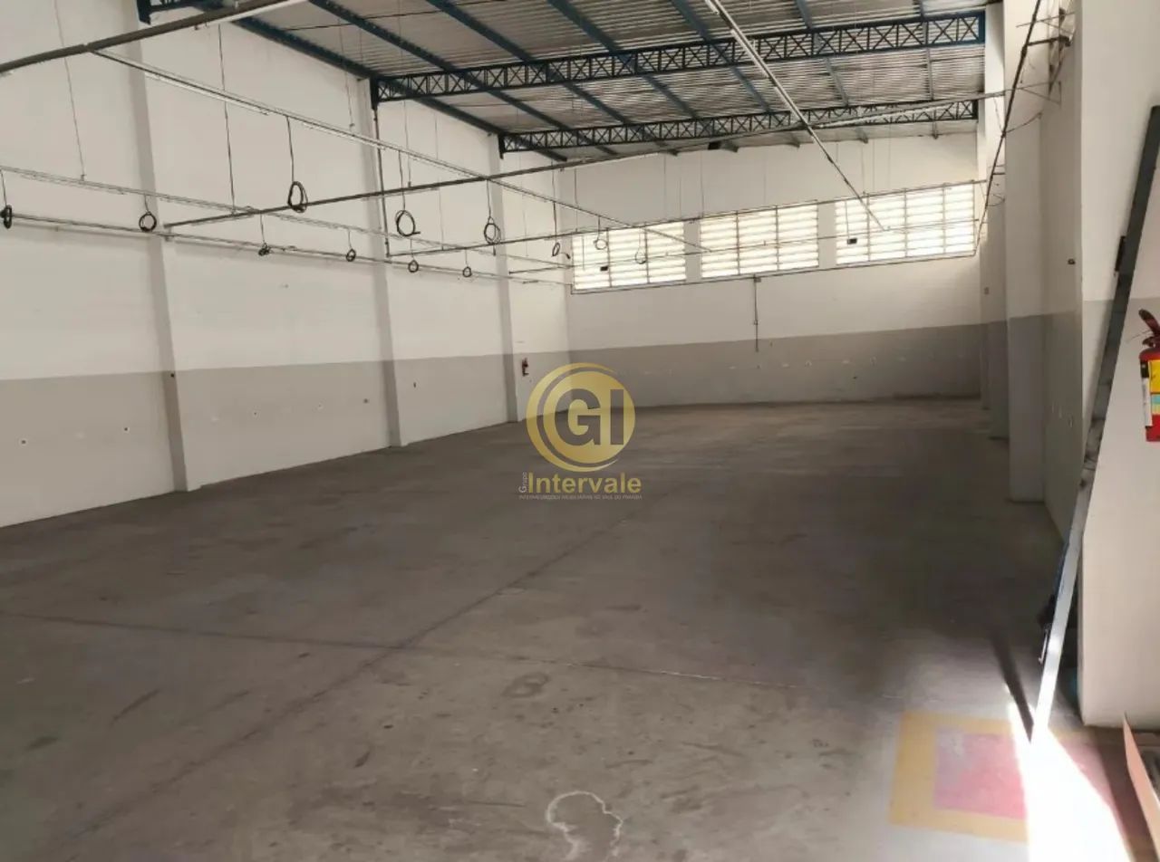 Galpão Comercial 500m² | 4 Vagas | Ótimo para Comércio e Logística (Ex-Auto Peças)