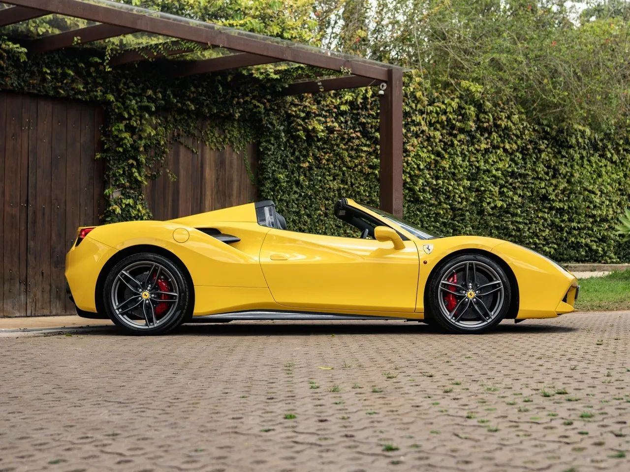 Ferrari 488 Spider 3.9 V8 670cv, foto 11 de 20
