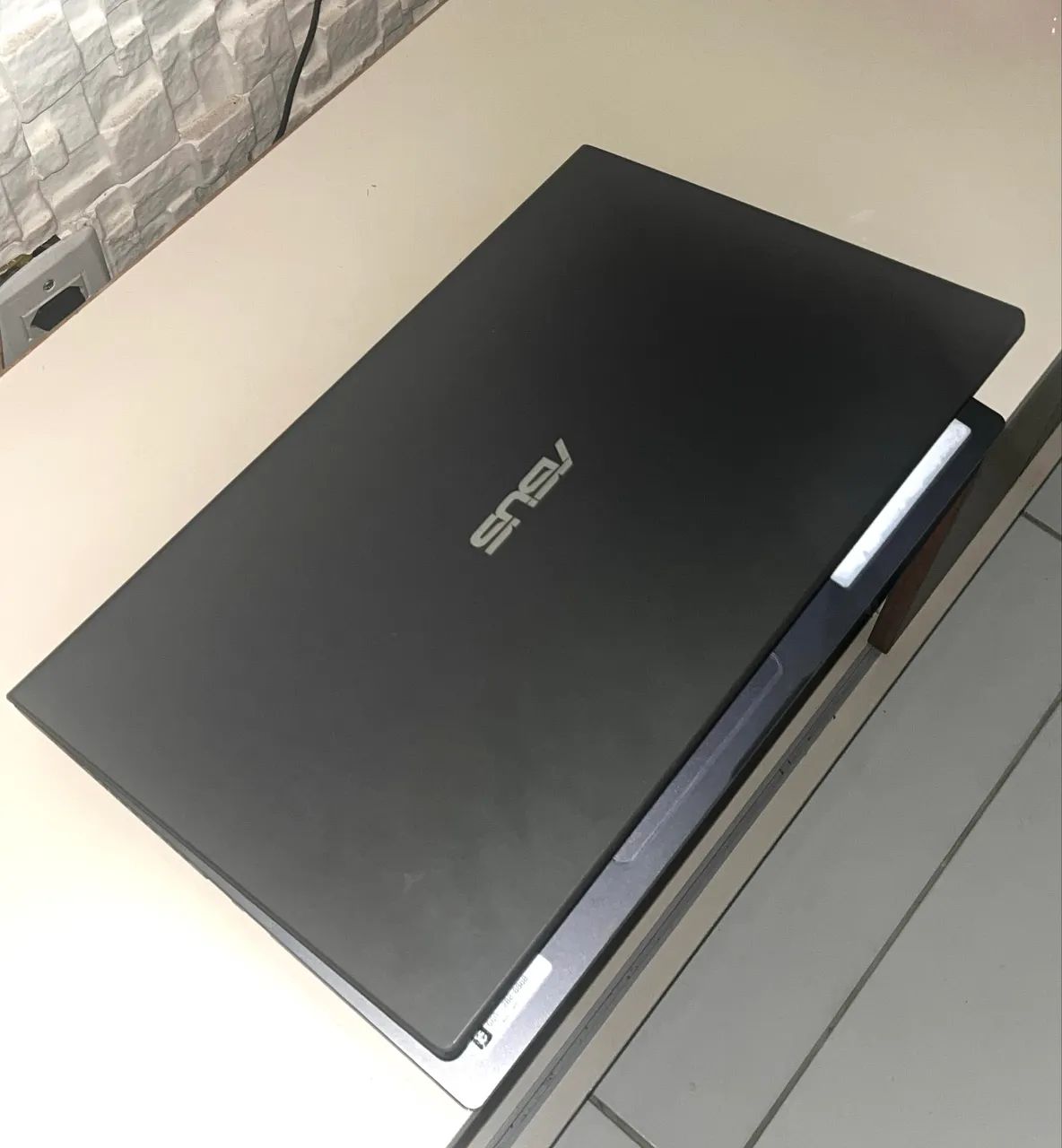 Notebook ASUS Celeron 4GB ideal para estudos (ótimo estado de conservação)