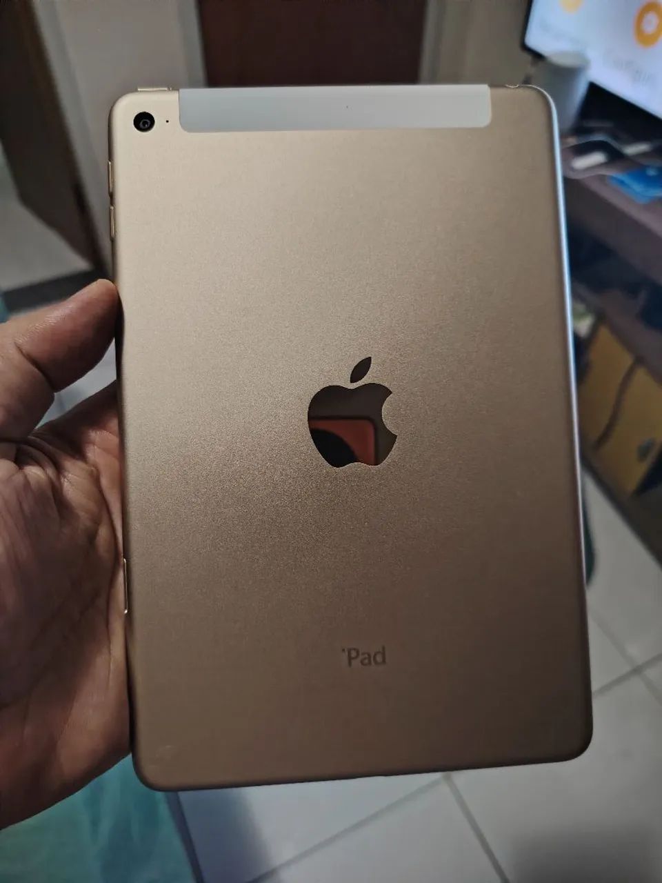 Vendo Ipad Mini 4, 4G, dourado, 128G - Foto 4
