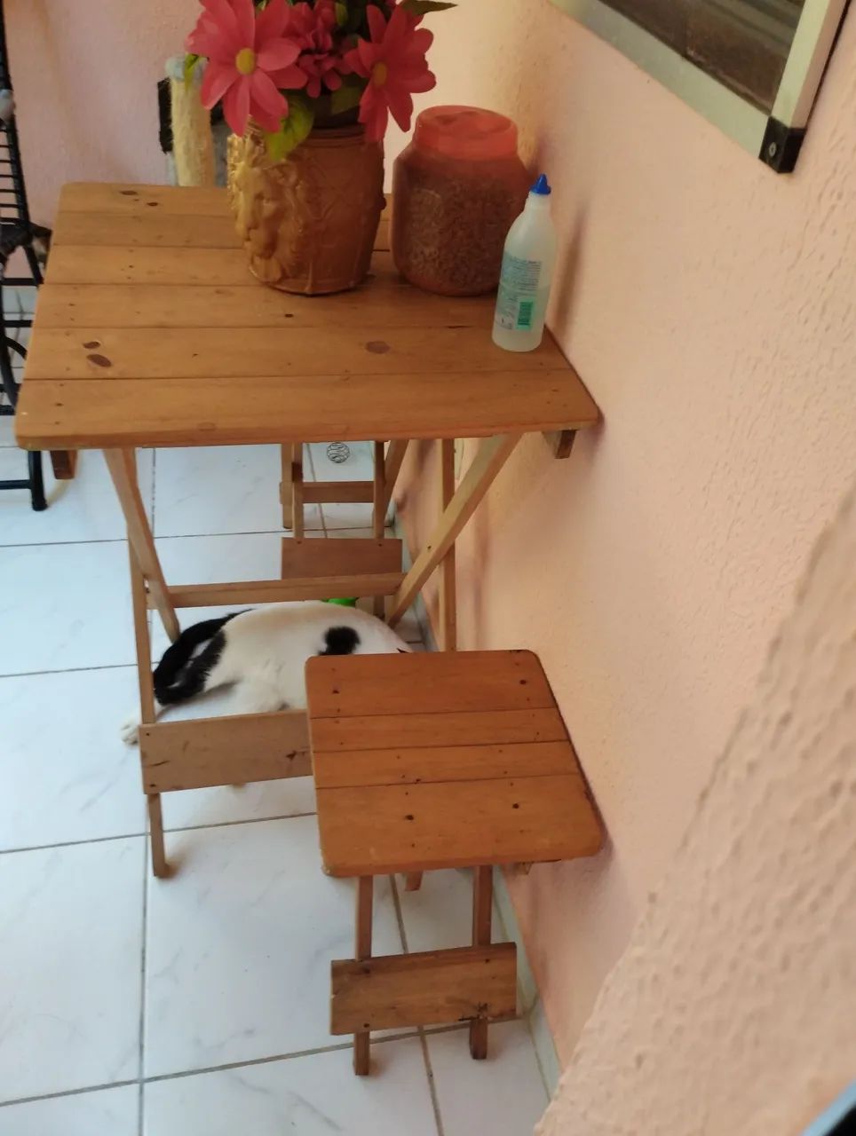Vendo está mesa e bancos dobrável  - Foto 2