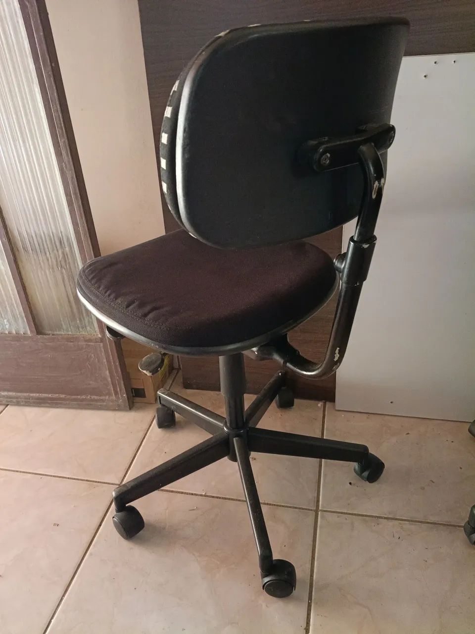 Cadeira Rodinhas  - Foto 2