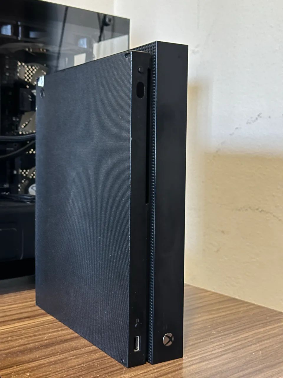 Xbox One X 1TB com caixa  - Foto 5
