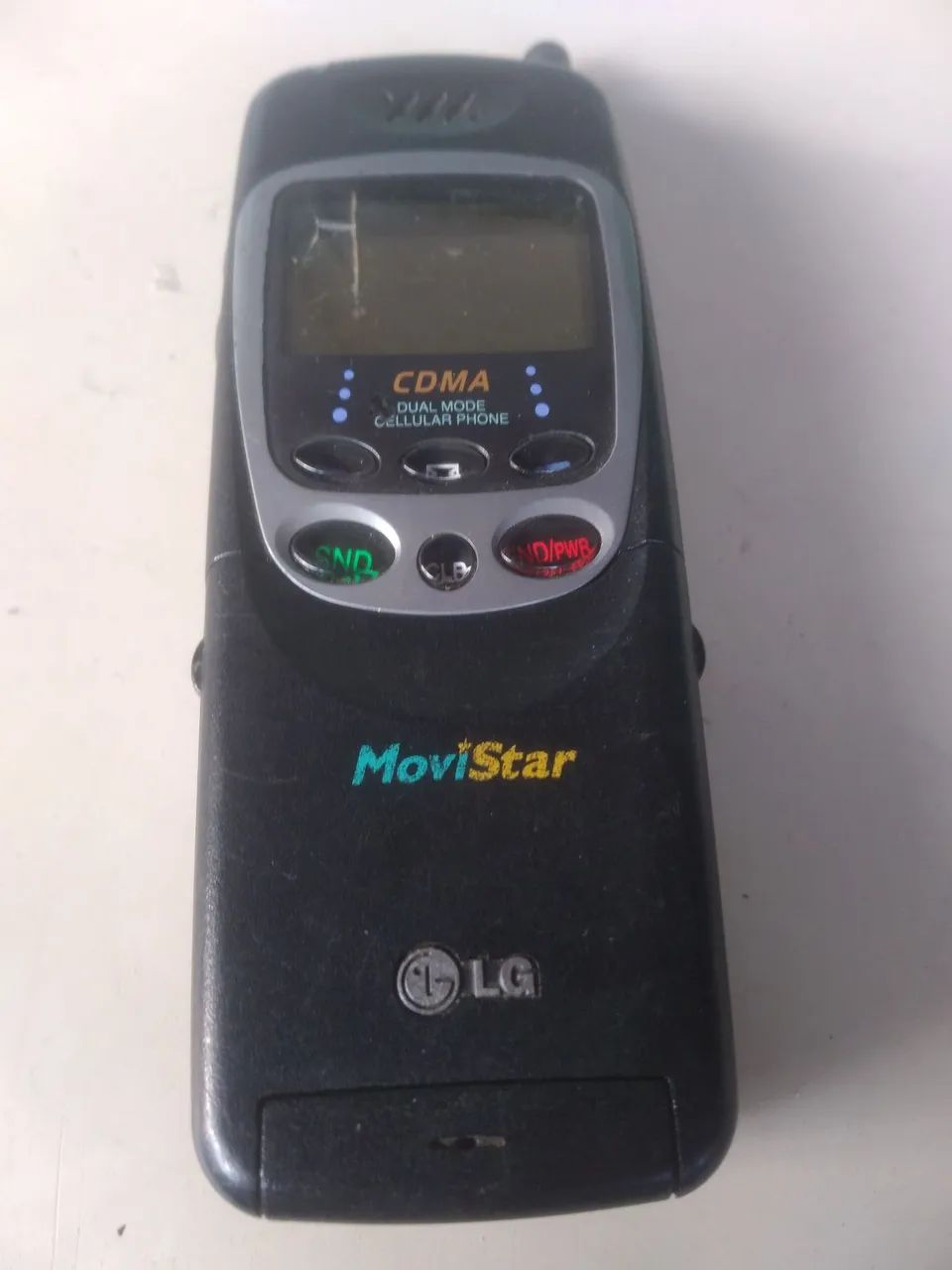 Vendo celular antigo movistar LG.