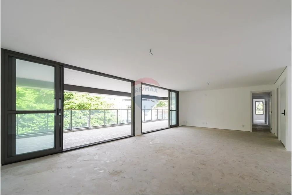 Apartamento tipo para venda com 4 quartos, sendo 4 suítes, 274m²