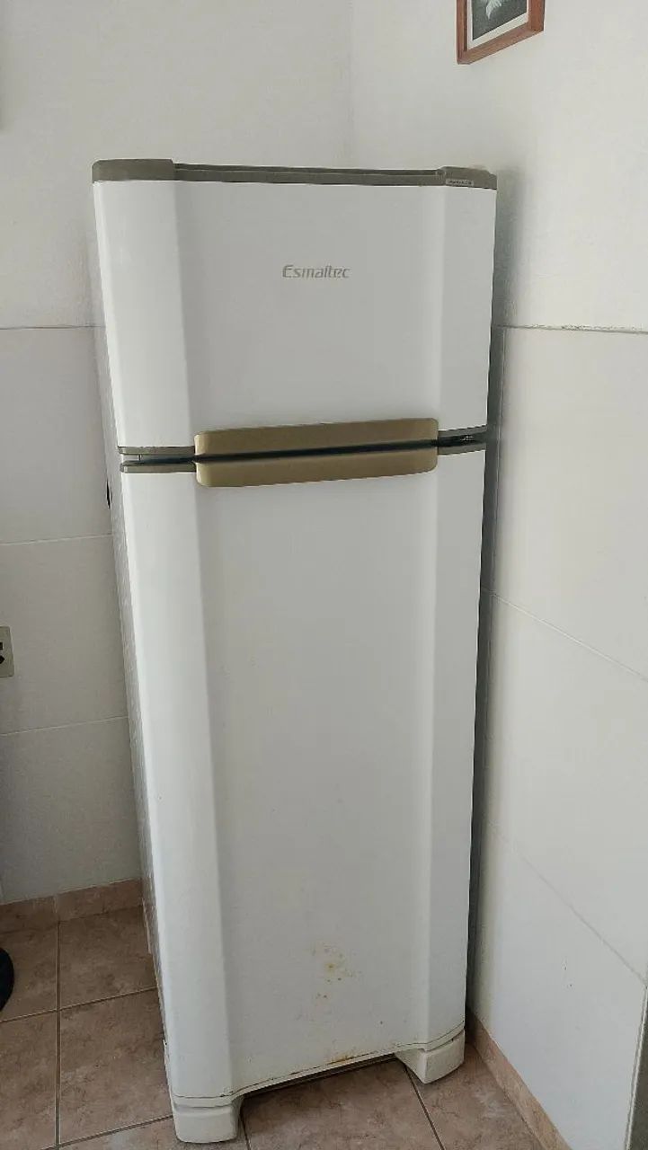 Geladeira esmaltec