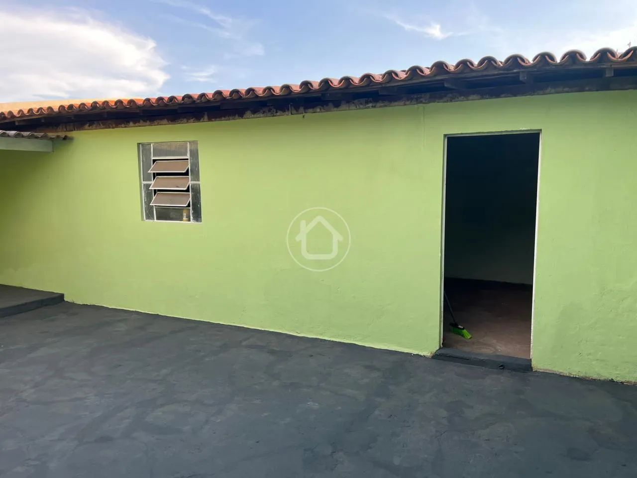 CASA COM SUÍTE NO JARDIM UNIVERSITÁRIO - Foto 2