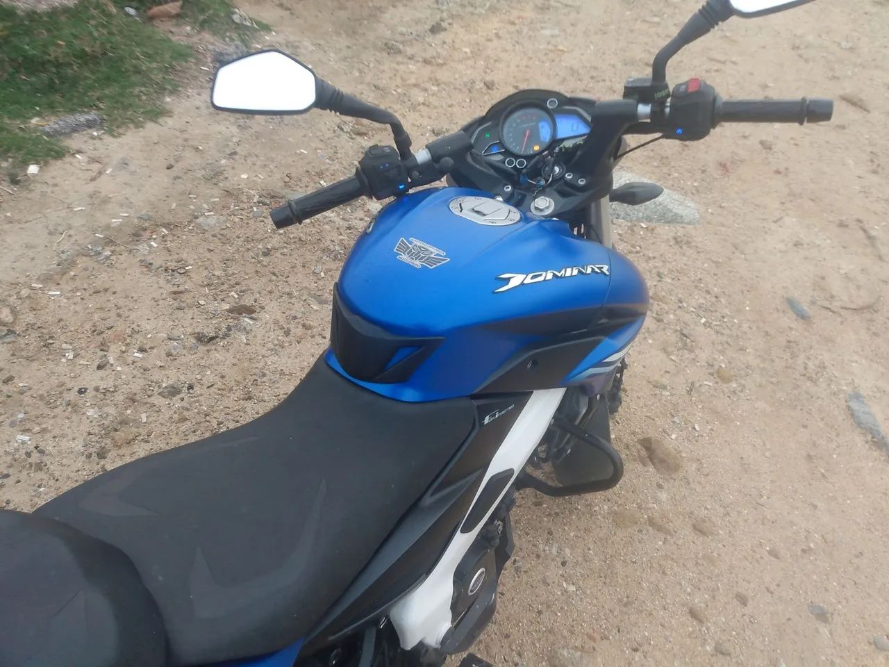 Bajaj Dominar 200 ano 2023 - Foto 2