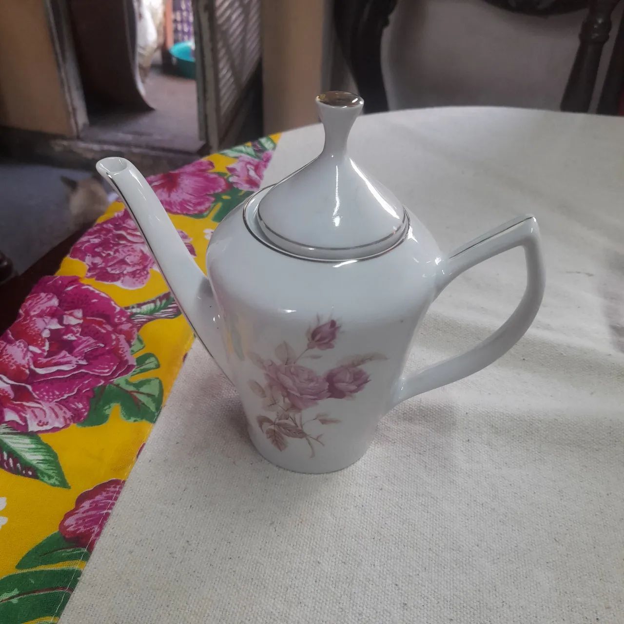 Bule para café antigo impecável 