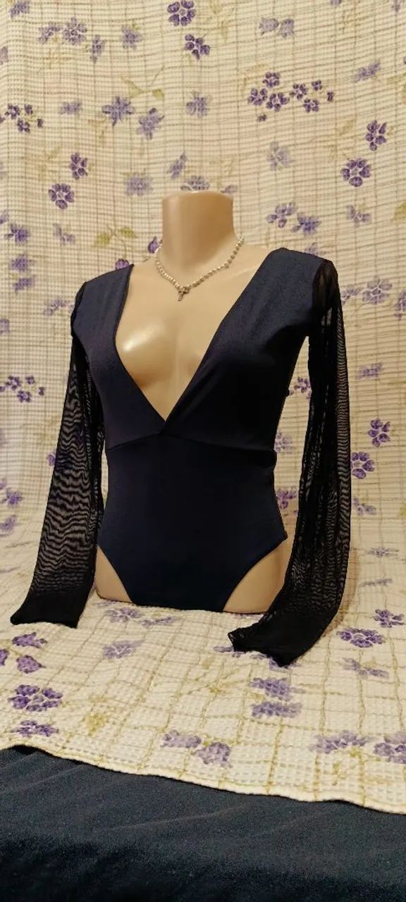 body feminino preto decote v - Foto 2
