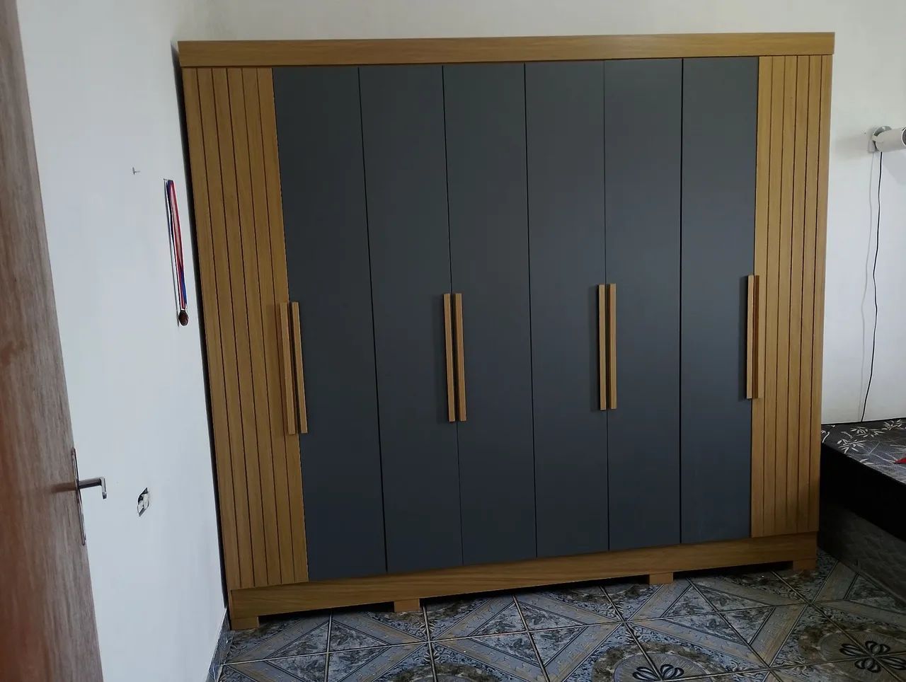 Vendo guarda roupa de casal grande
