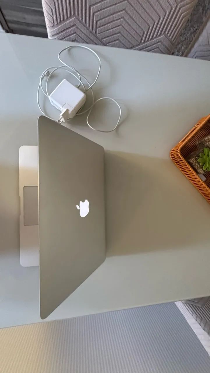 MacBook Air  i5  - Foto 4