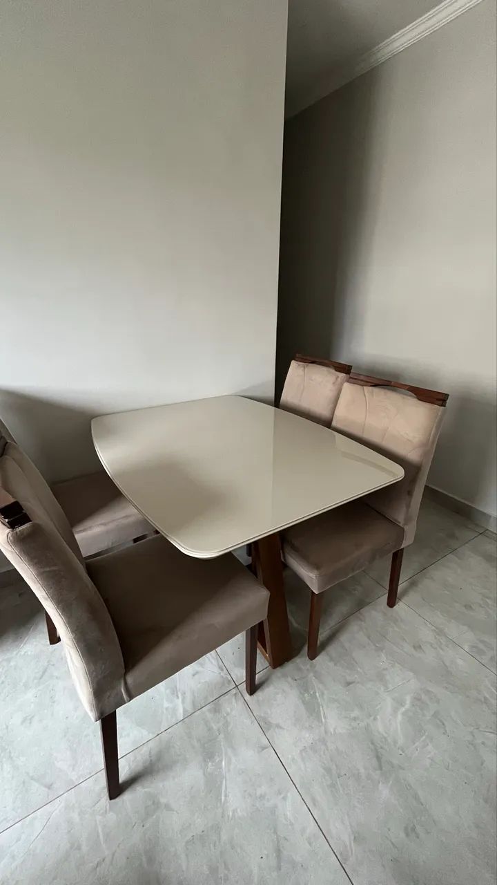 MESA DE JANTAR + 4 CADEIRAS ESTOFADAS - Foto 2