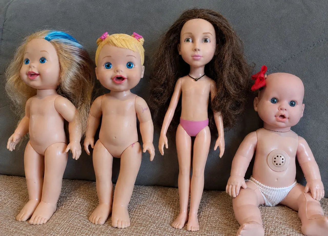 Lote com 4 bonecas