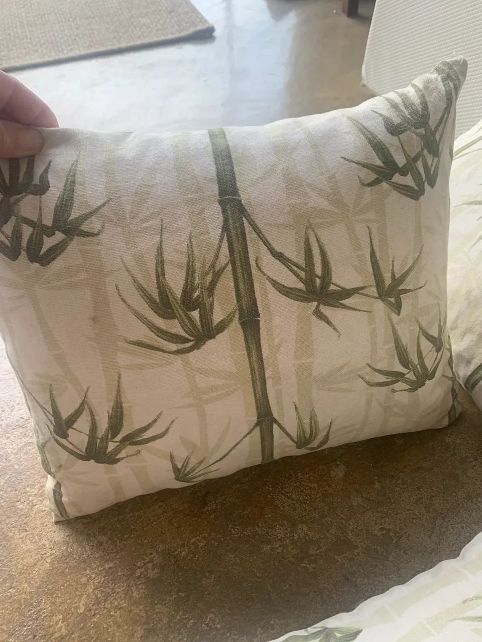 Vendo 4 almofadas pequenas tecido aquablock