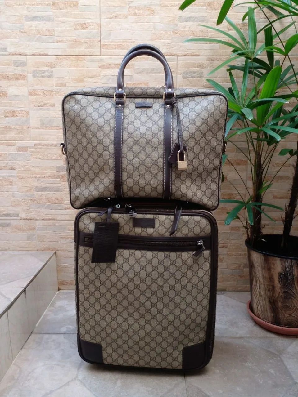 Double Gucci Guccissima 