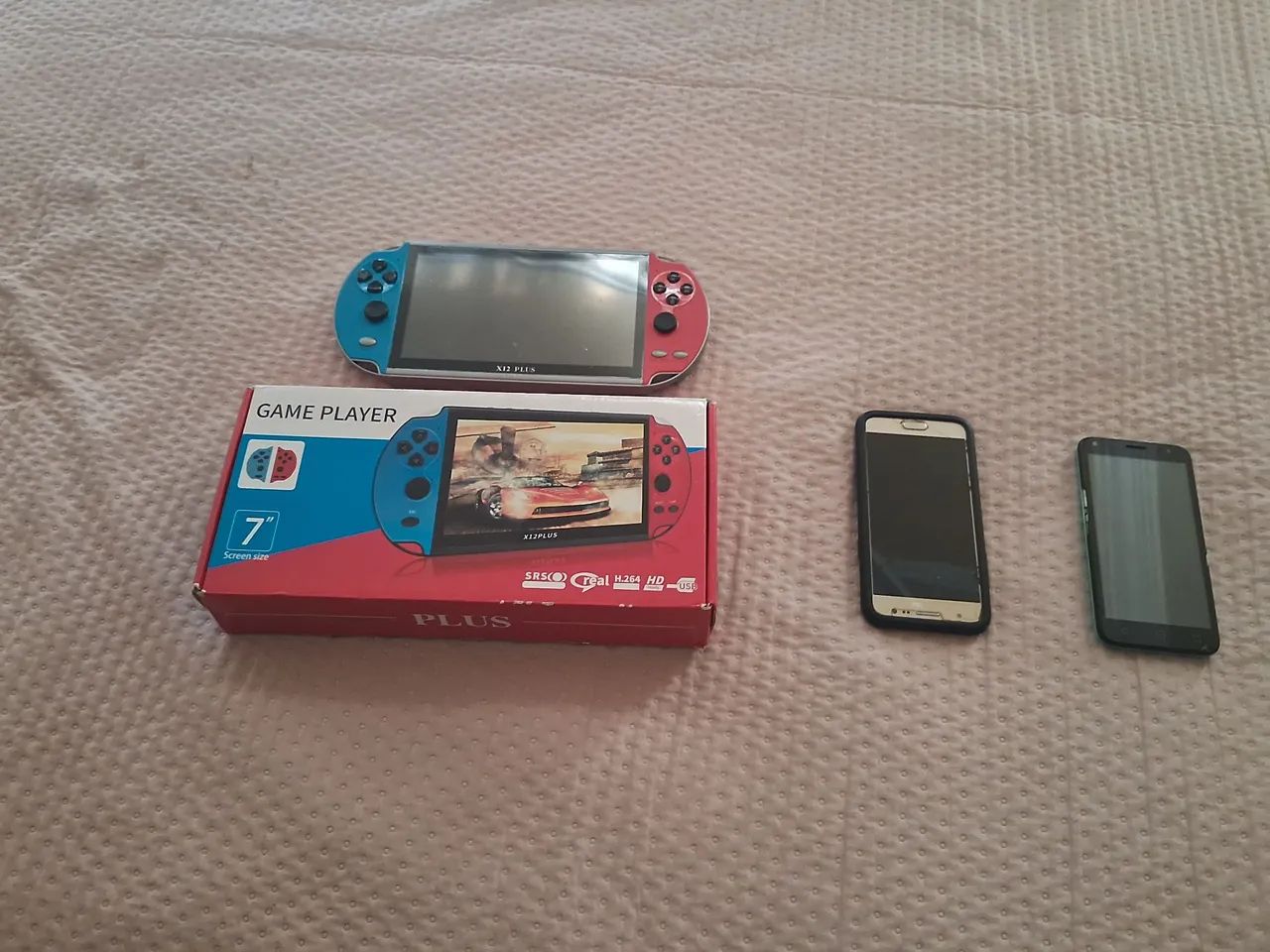 Geme e celular 