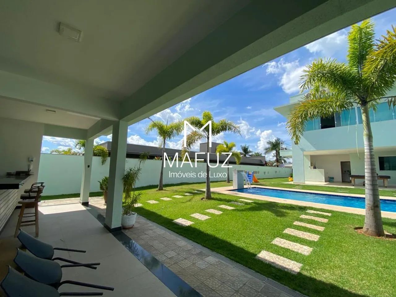 Casa de alto padrão para aluguel em Lagoa Santa  5 suítes, 4 vagas