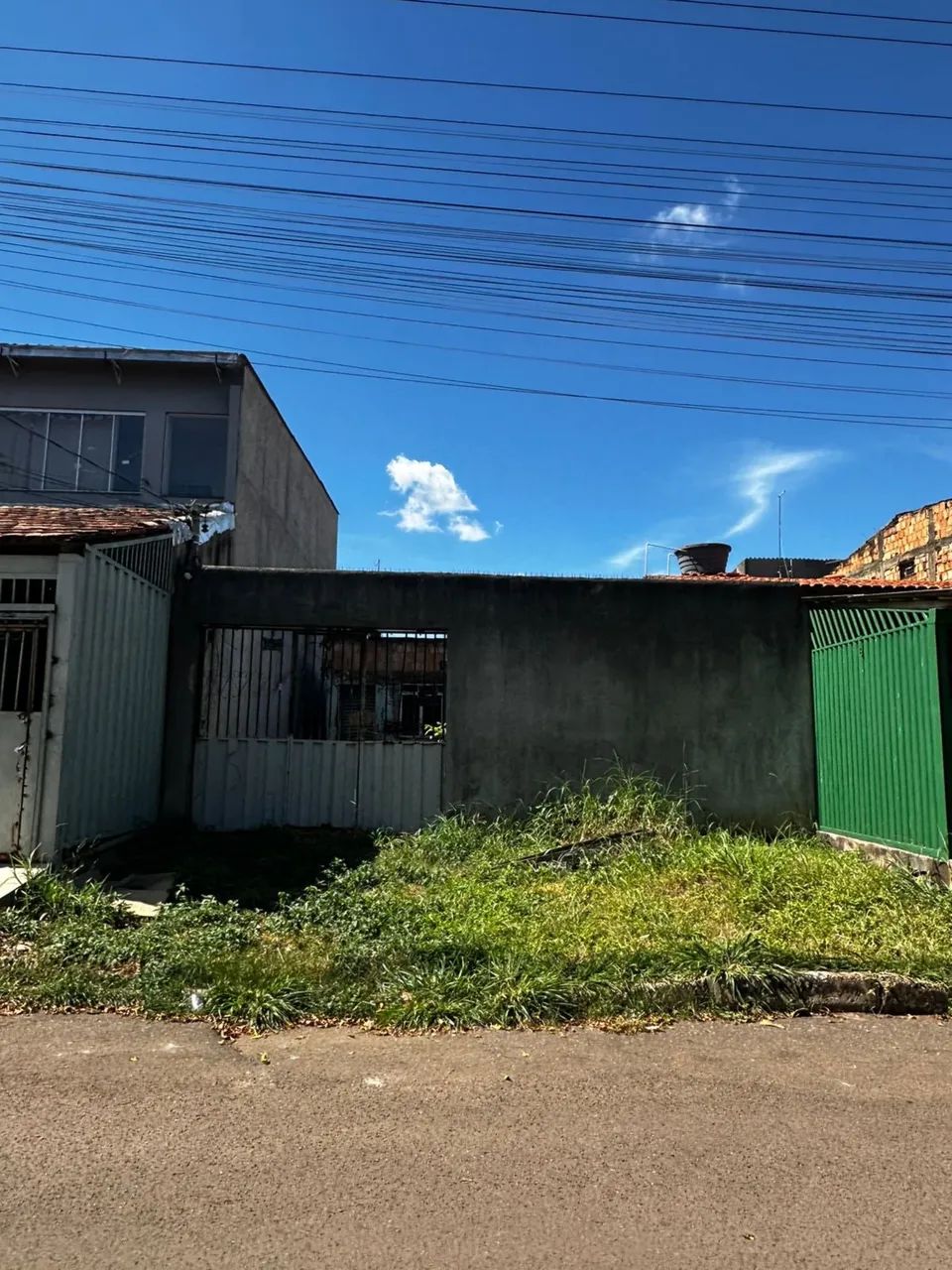 Lote de 150m² à Venda com 2 Barracos Simples