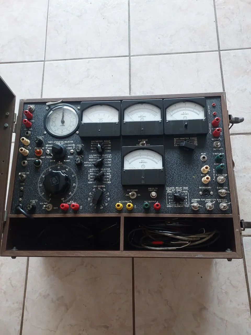 Multi AMP SR51-4 Test Relé Analógico-PH1 Megger