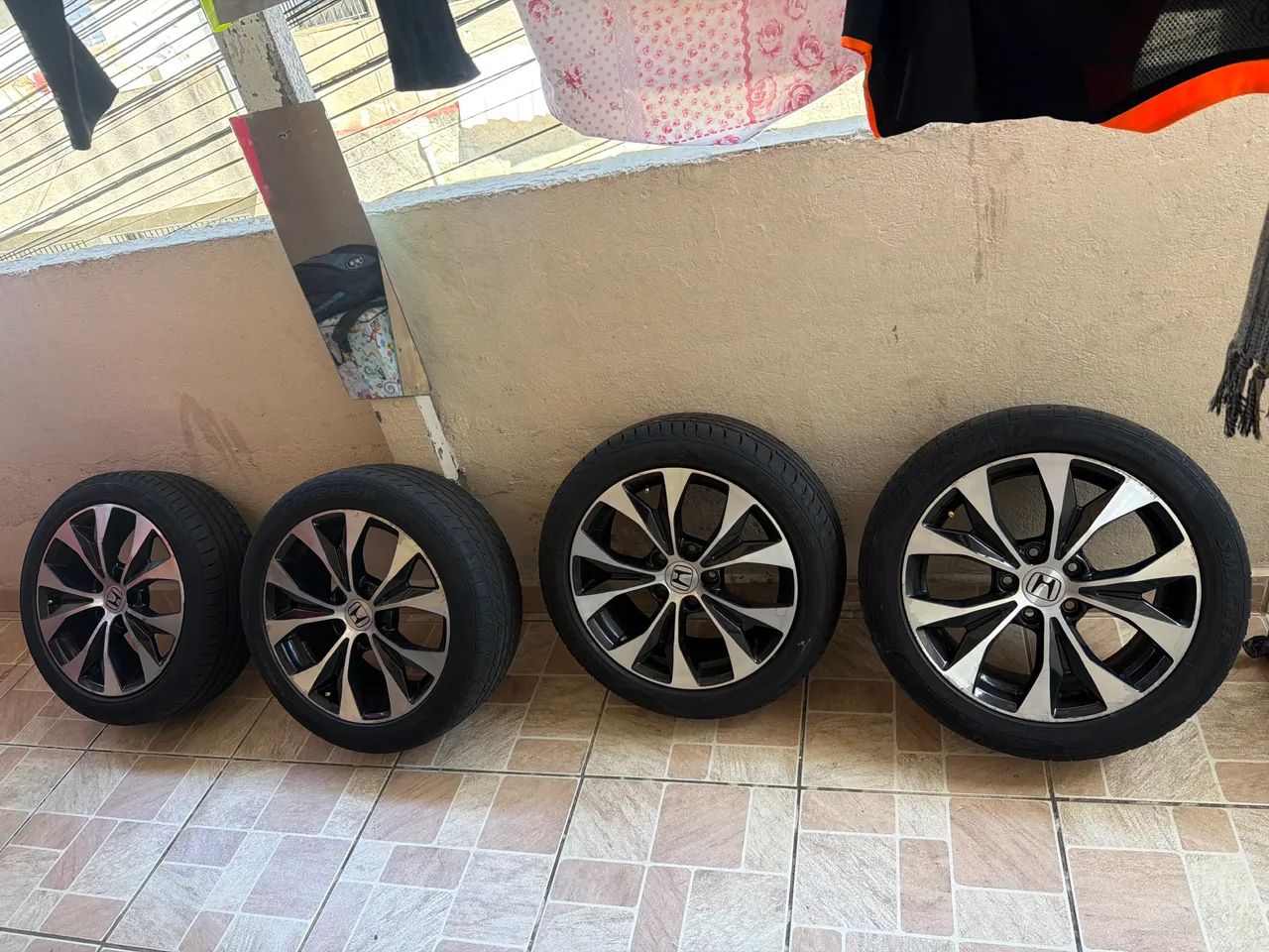 Rodas e pneus 