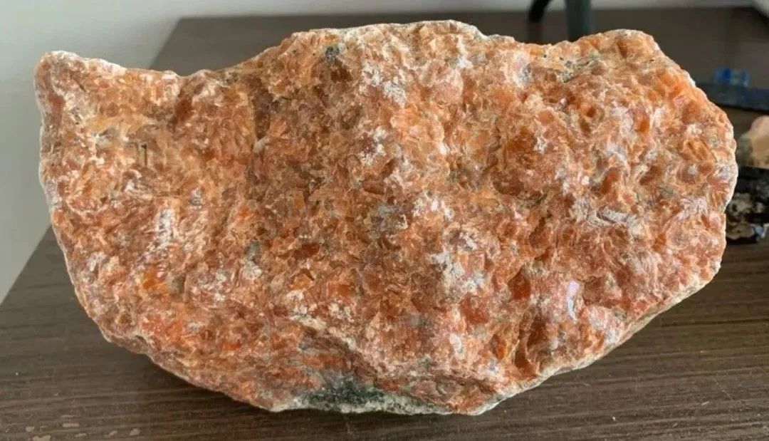 Calcita Laranja da Bahia com 1kg673g e 18,5 cm