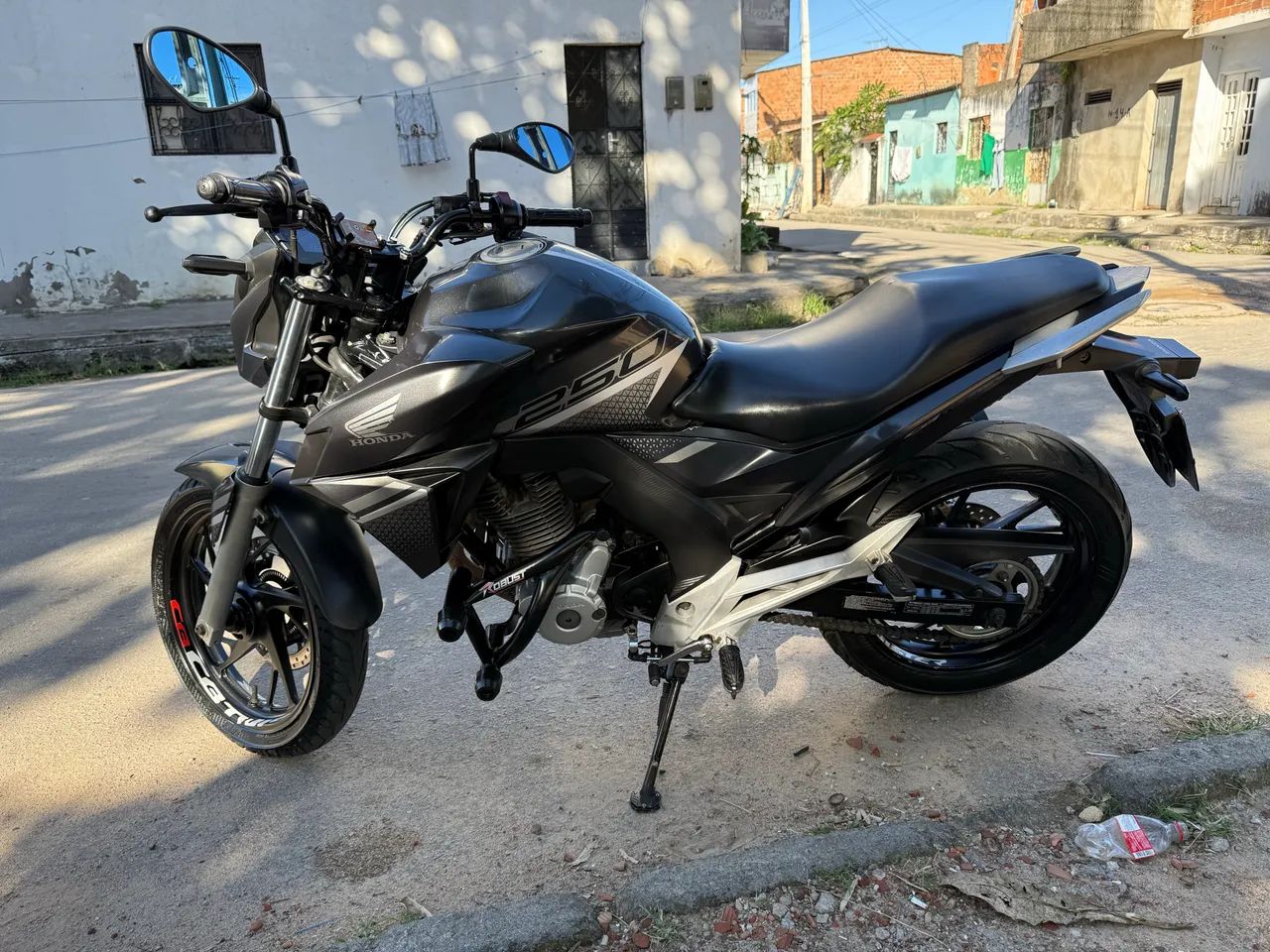 CB Twister muito nova