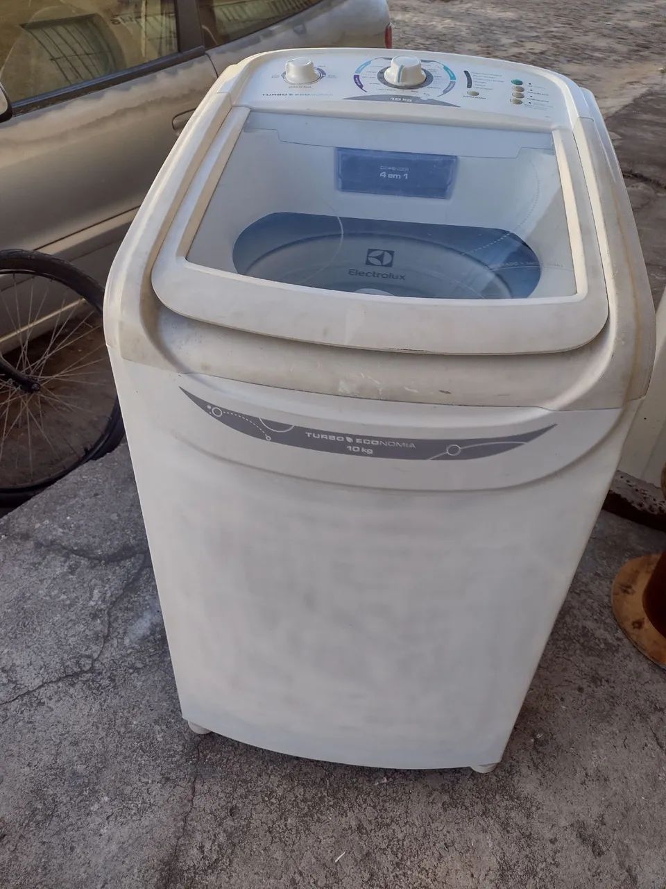 Máquina de lavar roupa Eletrolux 10k 