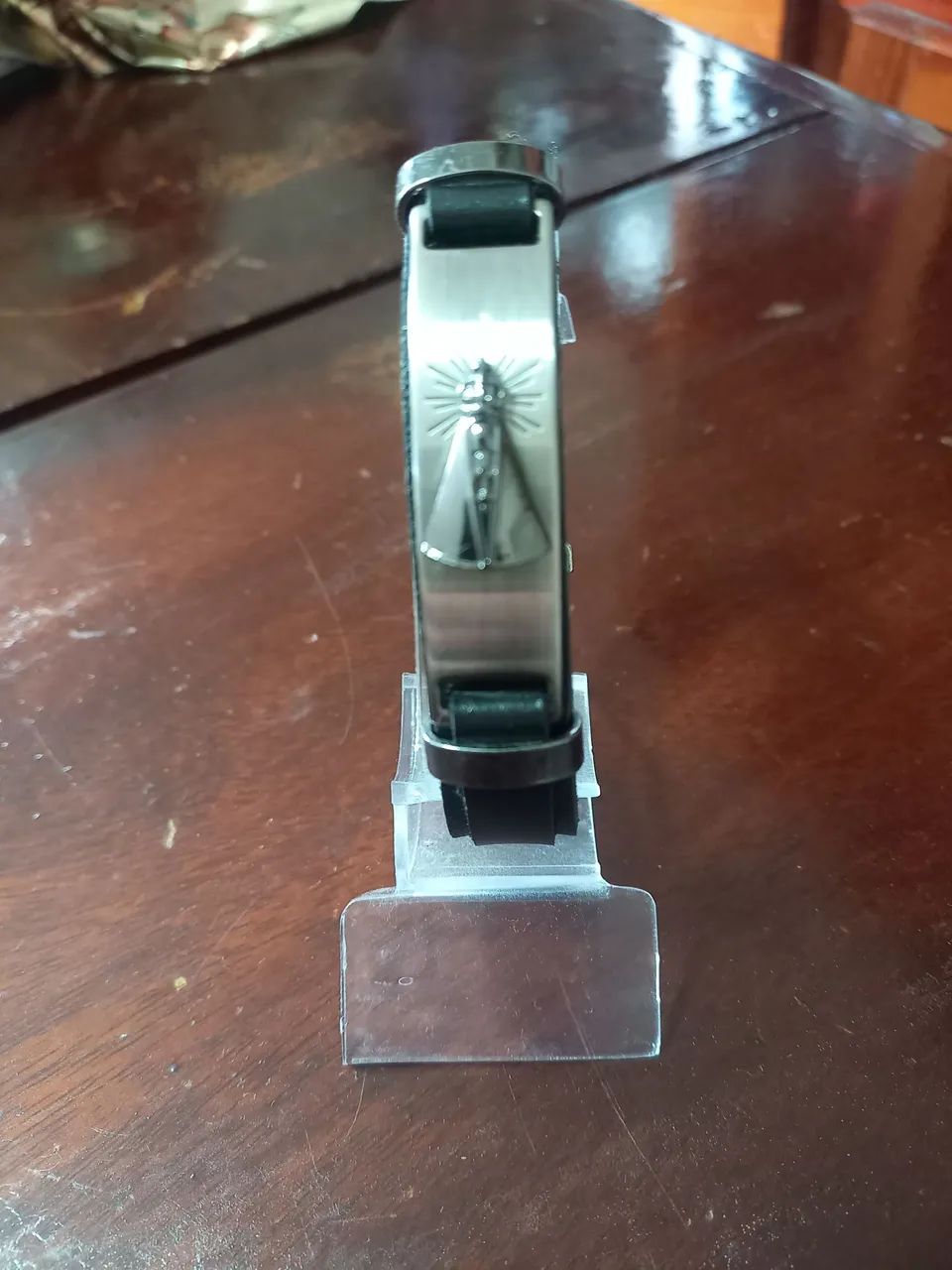 Expositor de relógio e pulseira em acrílico novo  - Foto 2