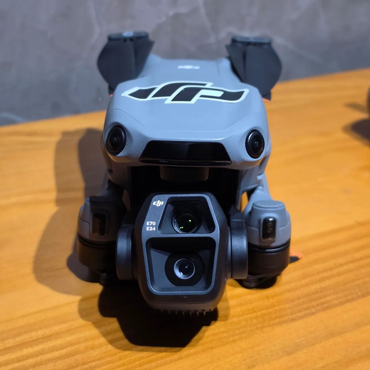 Drone DJI AIR 3S com controle tela oled - Foto 2