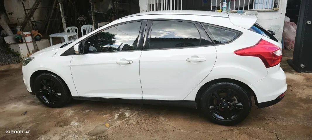 Ford Focus Focus 1.6 S/SE/SE Plus Flex 8V/16V  5p 2014