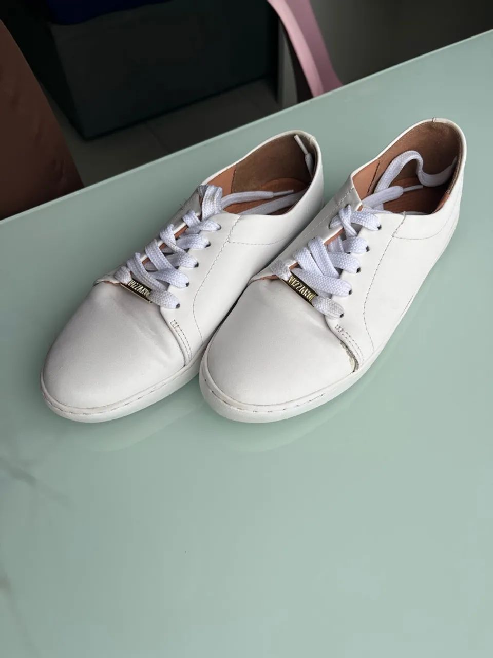 Tênis de couro branco vizzano 38 
