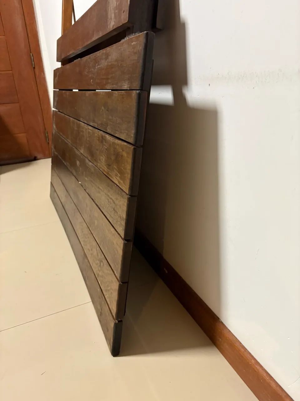 Mesa dobrável de boa madeira maciça 